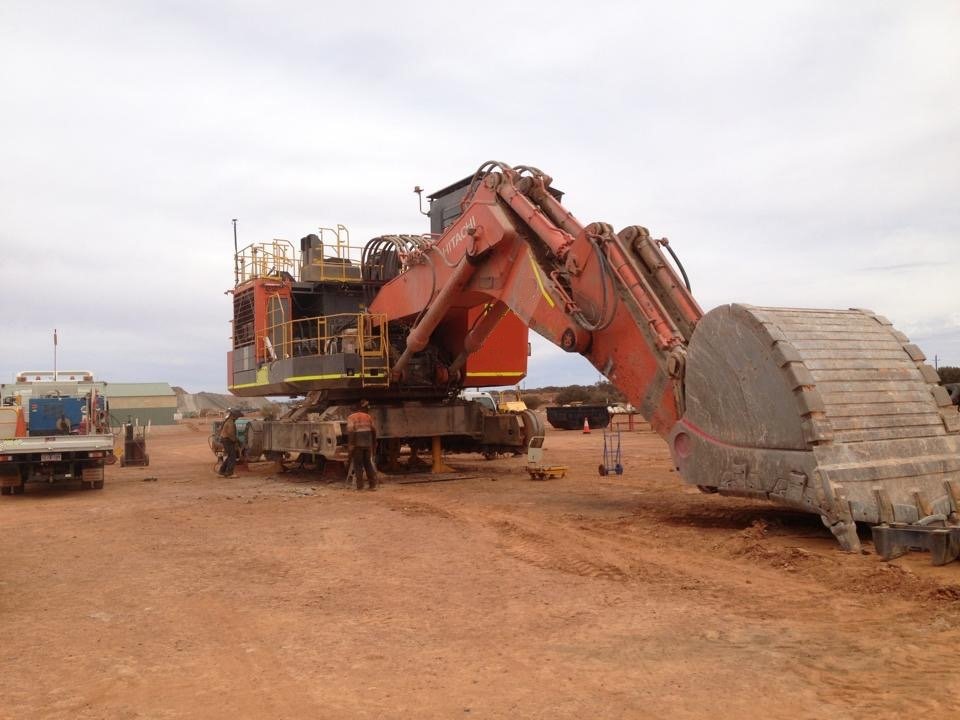 mobile-equipments-big-machin