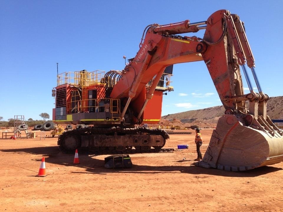 mobile-equipments-big-machinery