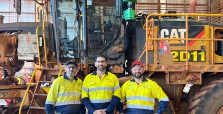 Epura install three workers hi-vis